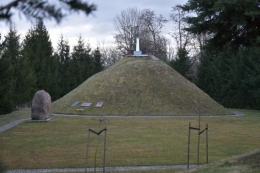 Pierzchów-pomnik-9
