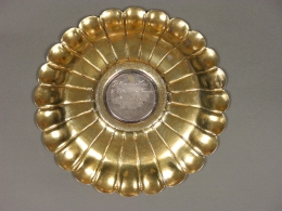 2 Talerz z herbem królowej Konstancji, Polska, po 1605 r., Muzeum Narodowe w Krakowie