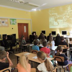 BohaterON- uczniowie z Pierzchowa pamiętają o Powstańcach