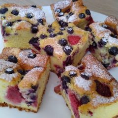 Kącik Kulinarny: ciasto jogurtowe z owocami
