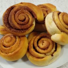 Kącik Kulinarny: drożdżowe cynamonki