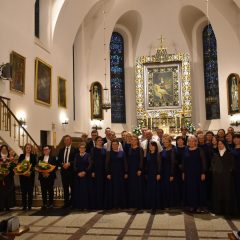 NIEGOWIĆ. Trzy pokolenia organistów i tutejszy chór świętowały dziś swe jubileusze, dziękowano też za plony.