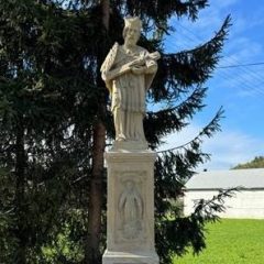 120-letnia kamienna kapliczka w Kunicach odzyskała blask. Pomogła wojewódzka dotacja