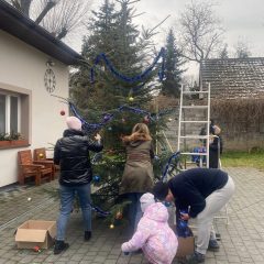 Gmina Gdów w świątecznym klimacie: wspólne ubieranie choinki, konkursy i spotkania seniorów