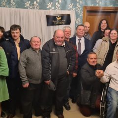 Wielki bal karnawałowy w Modrzewiowym Dworku. Wśród uczestników podopieczni Warsztatów Terapii Zajęciowej w Podolanach