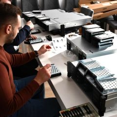 Cyberbezpieczny samorząd w gminie Gdów. Projekt nabiera rozpędu. Przyjechał sprzęt, który pomoże unikać zagrożeń
