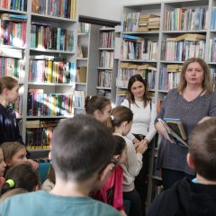 Baśnie Andersena ożyły w bibliotece – wyjątkowa lekcja dla uczniów ze Zręczyc
