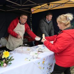 Kiermasz wielkanocny na Rynku w Gdowie