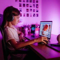 Jak technologia może wspierać rozwój dzieci i młodzieży? Sprawdzone pomysły dla rodziców
