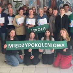 Szkoła Podstawowa w Winiarach laureatem ogólnopolskiego projektu. „Tworzymy szkołę otwartą, nowoczesną, budującą mosty między pokoleniami!”