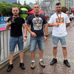 „Rzeszowski Najtwardszy Strażak”. Druhowie OSP Kunice walczyli w jednych z najtrudniejszych zawodów ratowniczych na świecie