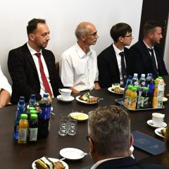 Laury dla najlepszych uczniów z gminy Gdów za rok szkolny 2024/2025. Czworo nagrodzonych