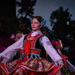 Barwny korowód, podpłomyki prosto z pieca i regionalna muzyka – tak wyglądały Dożynki Powiatowe w Gdowie