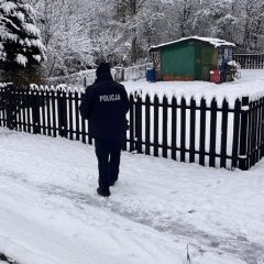 Bezdomni nie przetrwają bez pomocy. Policjanci sprawdzają zagrożone miejsca. Jest apel do mieszkańców