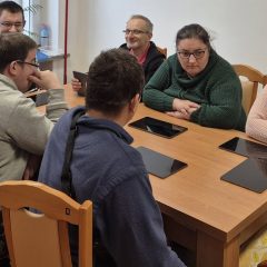„Wspólny cyfrowy świat” w Zagórzanach. „Bogatsi w wiedzę i nowe umiejętności odważniej skorzystamy z cyberdobrodziejstw”