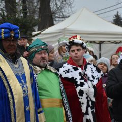 Kolorowy Orszak Trzech Króli przeszedł przez Gdów – Nadzieją się cieszą!