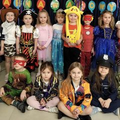 Karnawałowe szaleństwo w przedszkolu w Gdowie. Magia! „Dzień pełen kolorów i niezapominanych chwil”