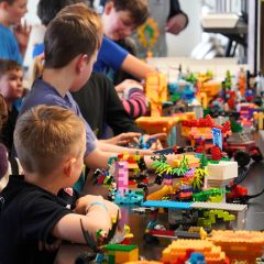 Klocki w Kuter Porcie – kreatywne ferie zimowe pełne wyobraźni i rodzinnej zabawy