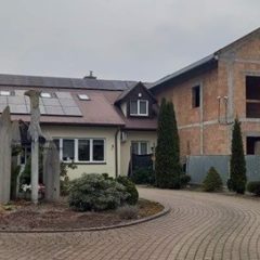 Nowa część ośrodka w Podolanach już w stanie surowym. To nie koniec inwestycji w obiektach Fundacji