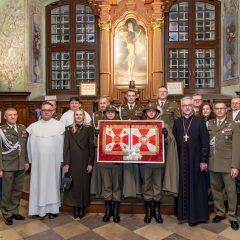 Paulina Kosiniak-Kamysz na uroczystości przekazania miniatury sztandaru 2 Korpusu Polskiego na Jasnej Górze