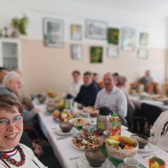 Wielkanoc przy wspólnym stole – świąteczne spotkania w Zagórzanach i Podolanach