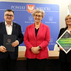 Gmina Gdów z dofinansowaniem na inwestycje drogowe – remont w Niżowej i budowa chodnika w Gdowie