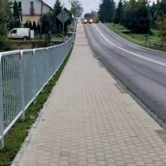 Kolejny odcinek drogi wojewódzkiej zyska chodnik. Teraz w trzech miejscowościach. Początek prac w 2026 roku