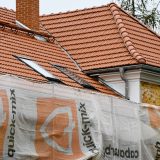 „Zorza” w Gdowie pod nowym dachem. Modernizacja historycznej budowli zmierza do finału