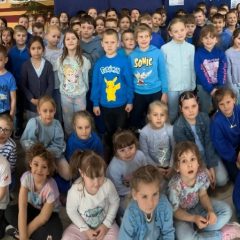 Światowy Dzień Świadomości Autyzmu w Niegowici. „Cała szkoła rozbłysła na niebiesko”