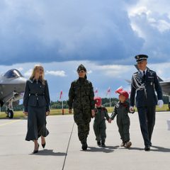 Mieszkanka gminy Gdów matką chrzestną polskich F-35 „Husarz”. Wyjątkowe wyróżnienie podczas historycznej uroczystości