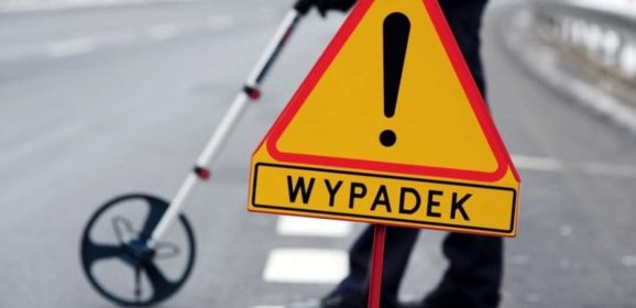 Potrącenie pieszej w Gdowie. 81-latka trafiła do szpitala
